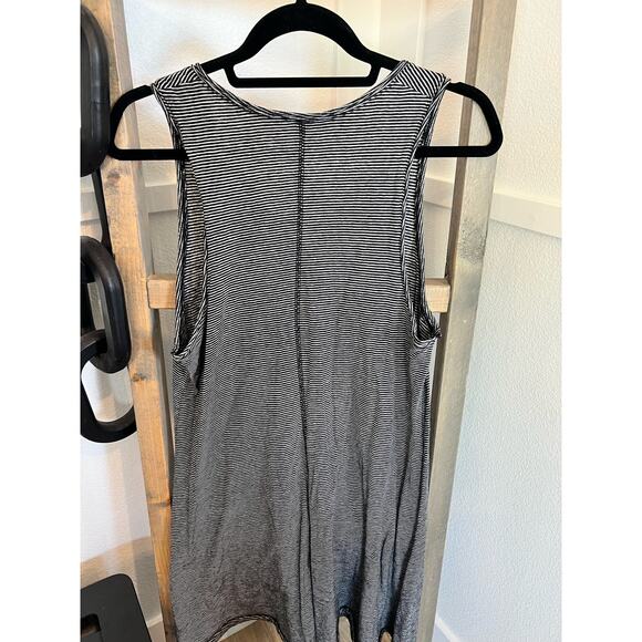 Universal Threads Striped Dress - Picture 4 of 4